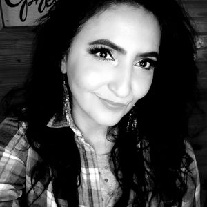 Meet your Posher, Melissa Ann